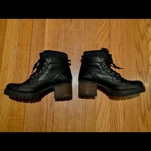 8M BullBoxer Carmen Black Booties